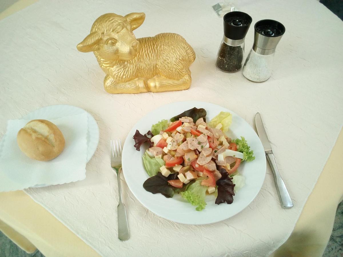 Hotel-Restaurant Goldenes Lamm Dinkelsbuhl Bagian luar foto