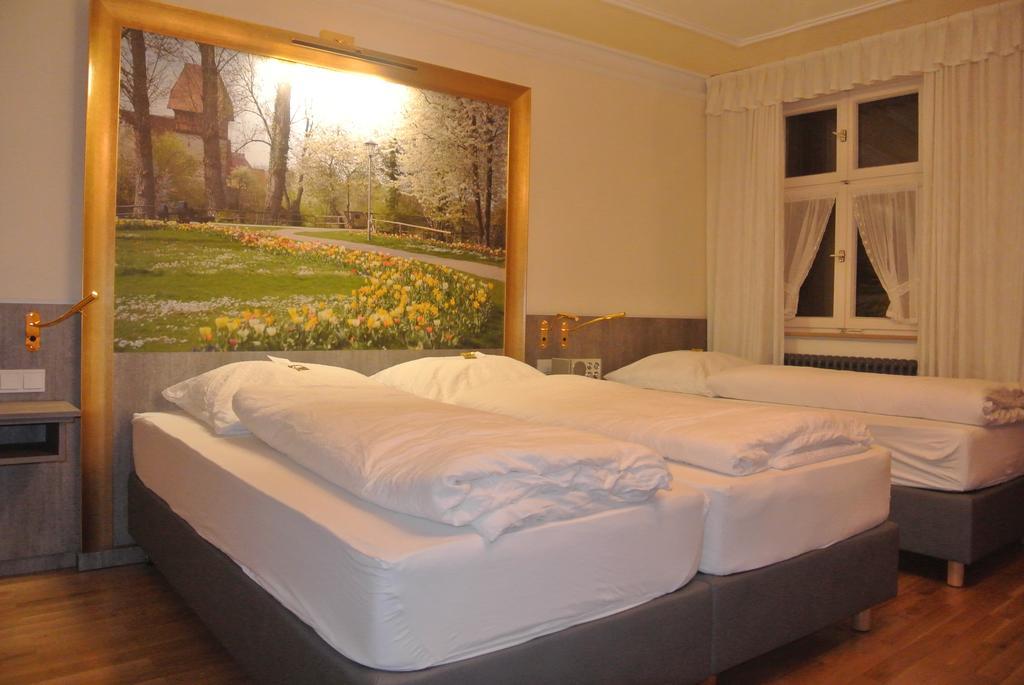 Hotel-Restaurant Goldenes Lamm Dinkelsbuhl Ruang foto