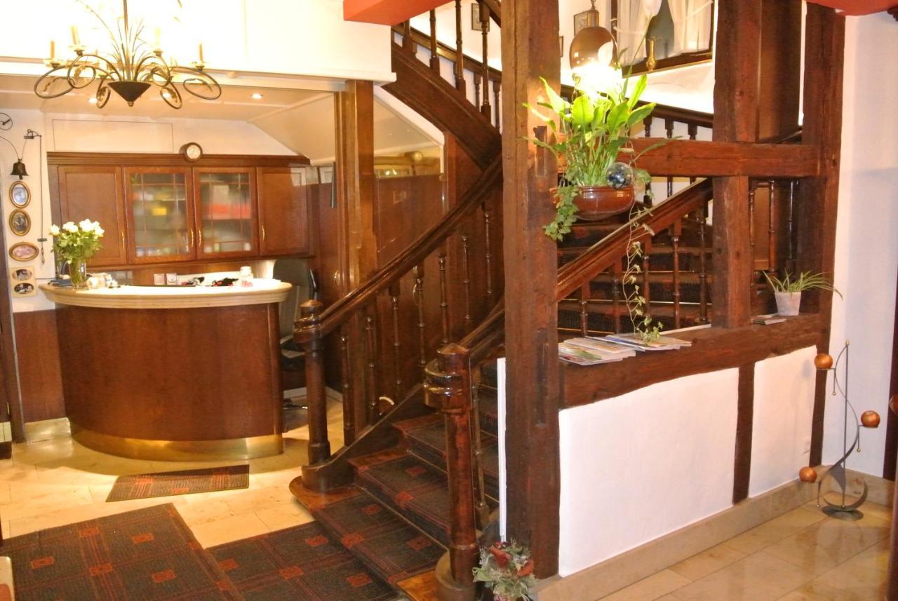 Hotel-Restaurant Goldenes Lamm Dinkelsbuhl Bagian luar foto