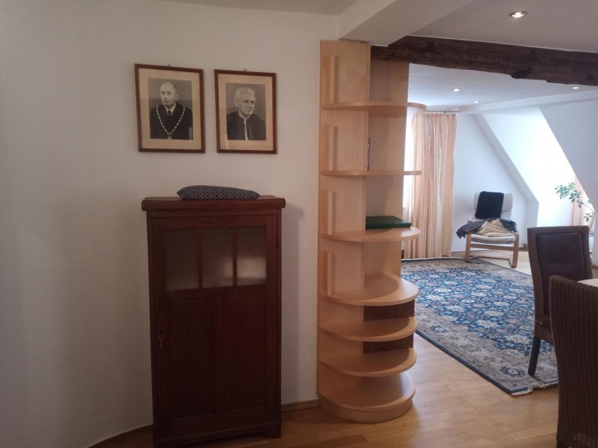 Hotel-Restaurant Goldenes Lamm Dinkelsbuhl Bagian luar foto
